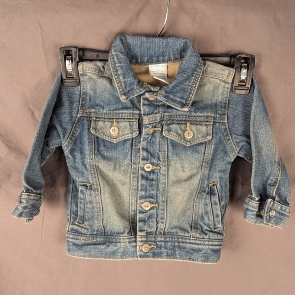 Wonder Kids 18 month jean jacket with faux buttons as shown in excellent cond. - Picture 2 of 7